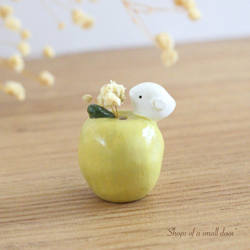 陶の一輪挿し*青りんごとことり 置物 フルーツ 果物 動物 陶器