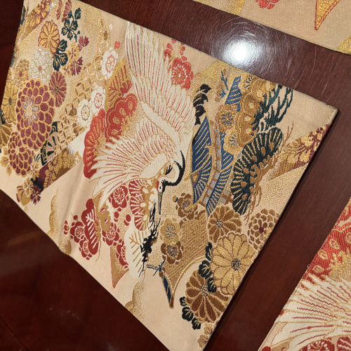 2724豪華刺繍のランチョンマット❗️4枚セット 花嫁衣装の丸帯