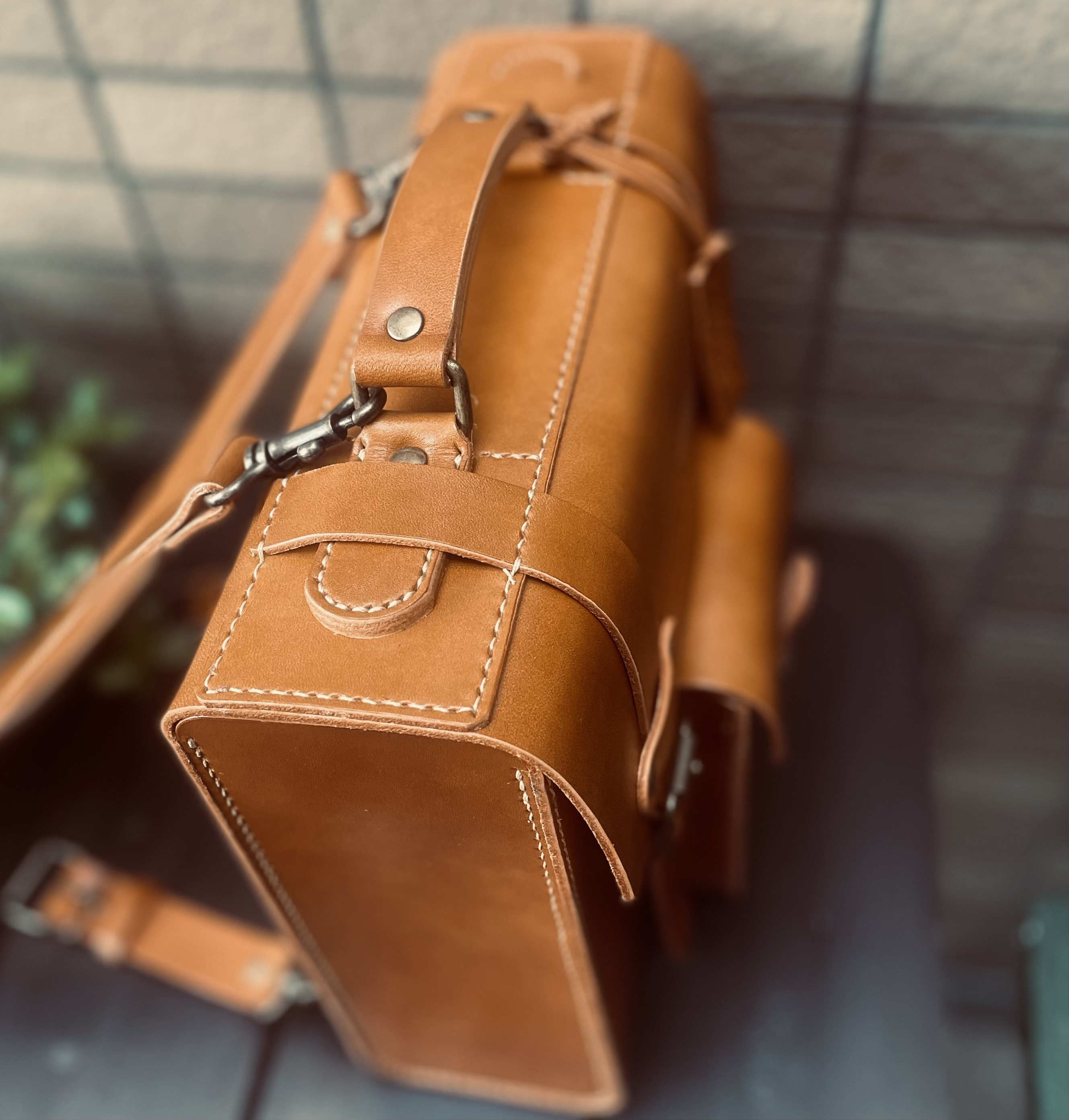 《　30%OFF  》　ヌメ革　リュック　キャメル　手縫い　☆送料無料