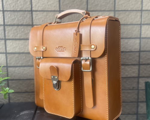 atelier acorn 牛革リュック 88f1327225fa27e836040144c80ef5