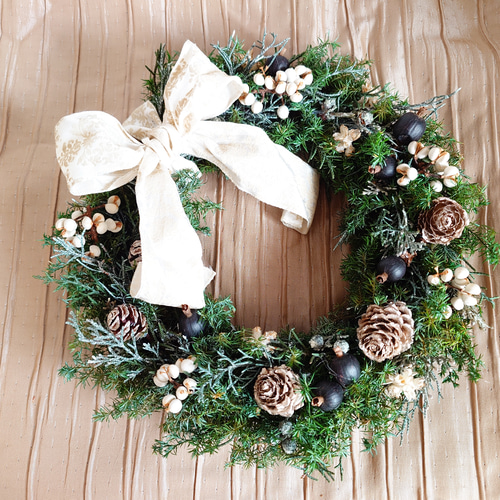 針葉樹と木ノ実のクリスマスリース✴︎冬リース 針葉樹と木の実のクリスマスリース 森のナチュラルリース