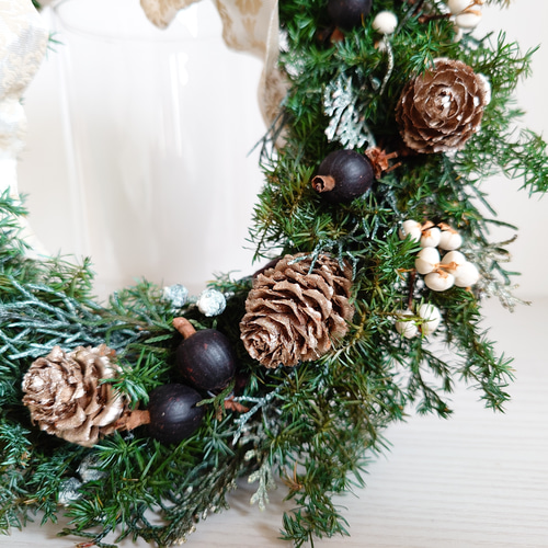 針葉樹と木の実のクリスマスリース 森のナチュラルリース プリザーブド