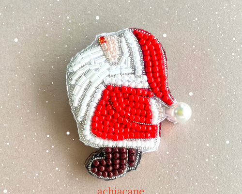 見上げるサンタさんのビーズ刺繍ブローチ クリスマス ブローチ