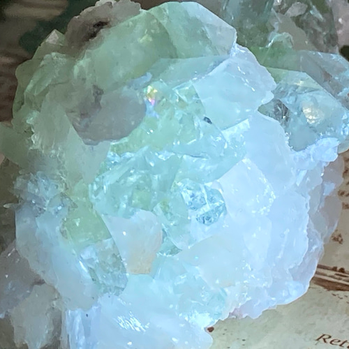 天使の水晶✨ レインボー グリーンアポフィライト 原石