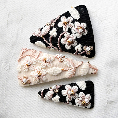 パール＋小花柄 インド刺繍リボンの三角ぱっちんピン【受注生産