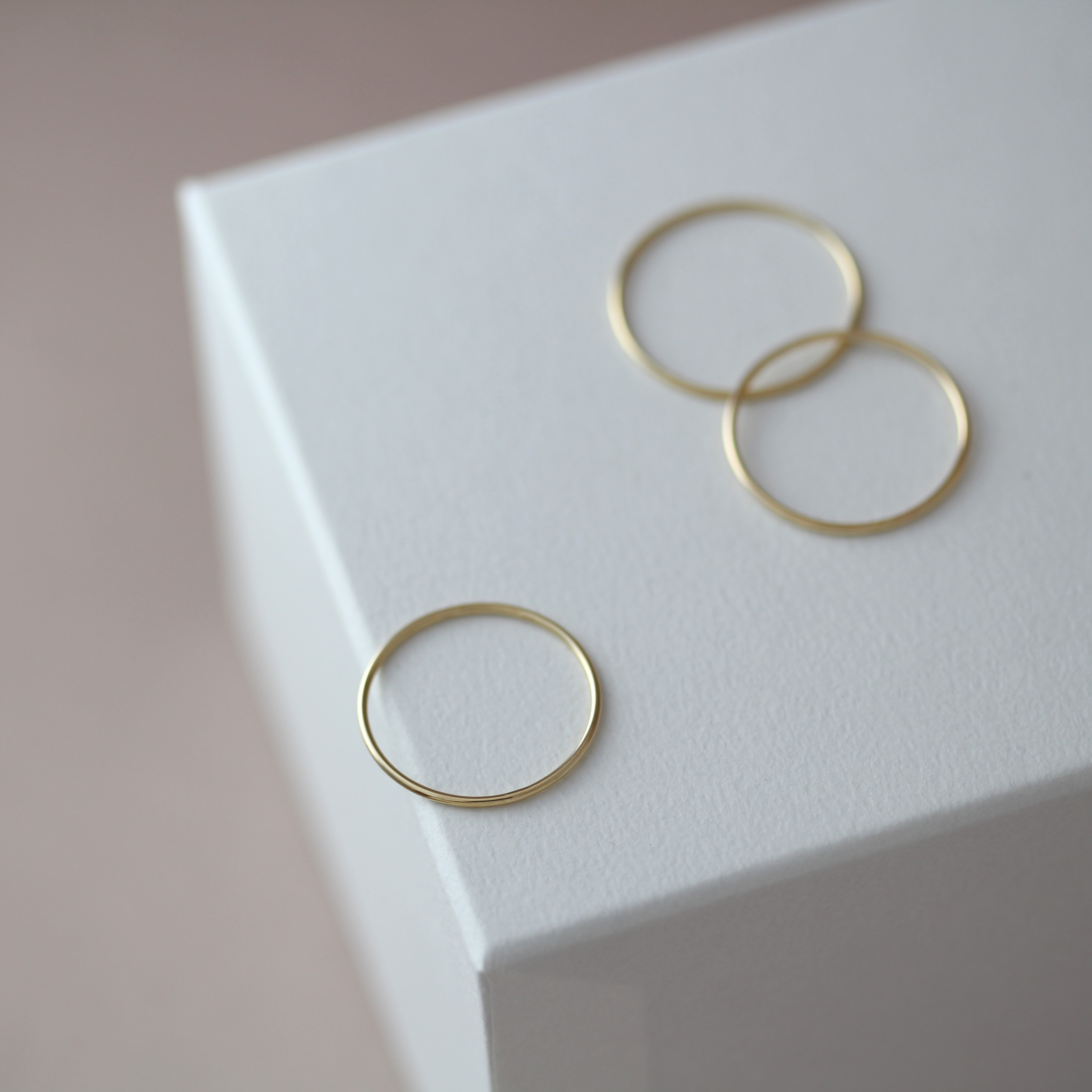 冬のおしゃれに♡華奢 シンプル 極細 K10 イエローゴールドリング つけっぱなし 金属アレルギー〈140#3〉