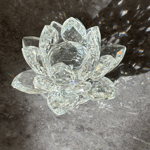 サンキャッチャー♡ハンドメイド「ガラスの花びら♡」 高品質☆運気UP☆蓮（ロータス）☆サンキャッチャー☆クリスタルガラス