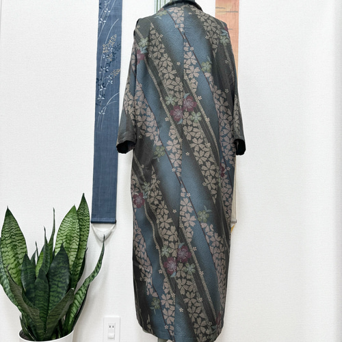 羽織るだけでオシャレ！着物から作ったローブ 秋の蛍 カーディガン