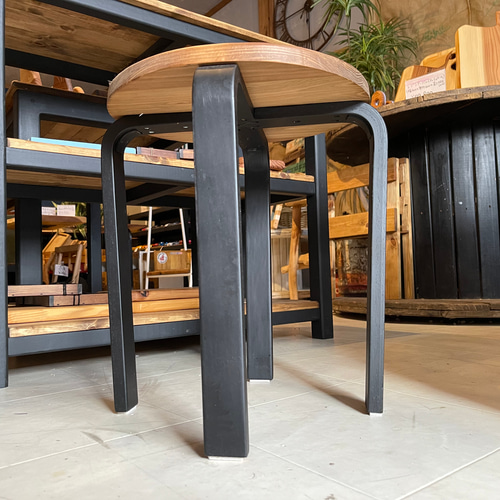 在庫あり椅子スツールキッチンリビングダークブラック杉材天然木