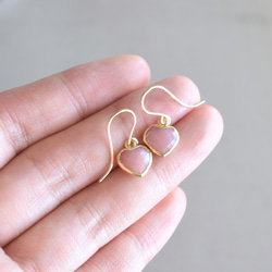 【限定数のみ・イヤリング変更可】小さなハート　ピンクオパール　フレーム　サージカルステンレスフックピアス 9枚目の画像