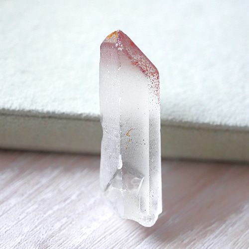 レピドクロサイト ゲーサイト インクォーツ タワー ポイント 台座付き