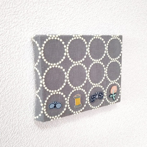 ミニ　ファブリックパネル　ミナペルホネン　インテリア　タンバリン　グレー　チョウ ミナペルホネン ファブリックパネル インテリア タンバリン グレー