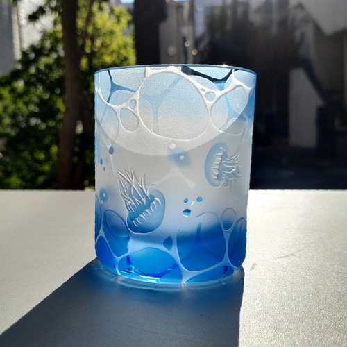 メロウグラスさんの青いお月様の作品 受注制作】minamo小魚 ロックグラス オールド サンドブラスト