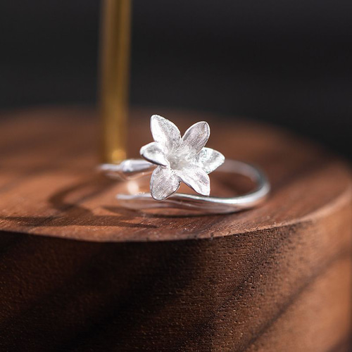 ヒヤシンスのリング - まるで本物の花を指に纏うかのように R356 指輪 
