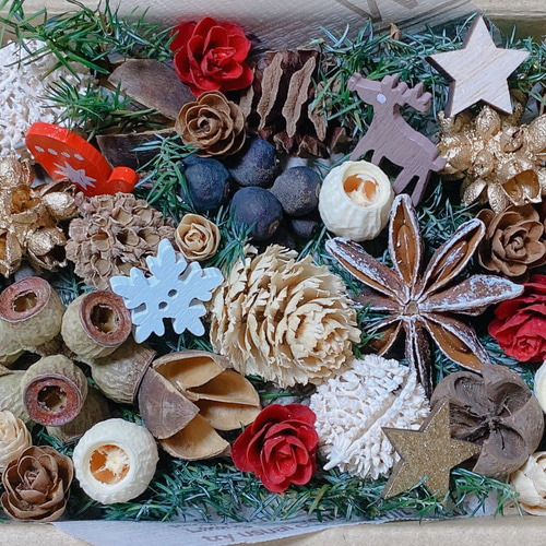 ヒムロスギと木の実とオーナメントの詰め合わせ クリスマス 花材 素材