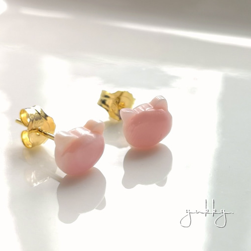 クイーンコンクシェルAAA猫✽ポストピアス {yukky.}☆ ピアス  