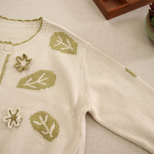 秋新作☆ニットカーディガン☆花のジャガード織】かわいい刺繡│肌寒い