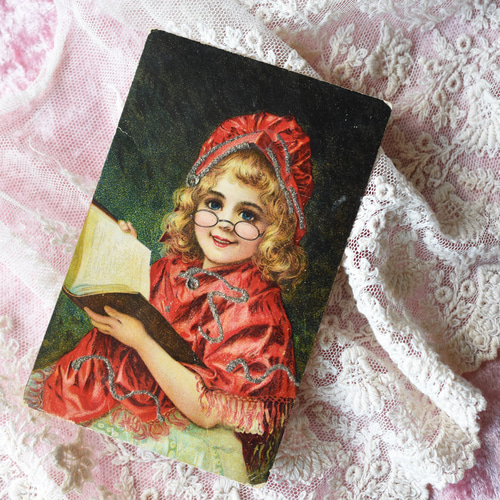 アンティークポストカード 赤ずきんちゃんのような可愛い少女