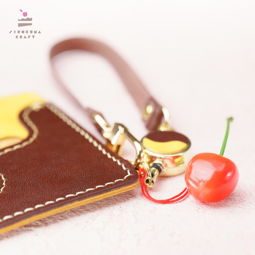 melty-のプリンのパスケース(チェリーチャーム付) パスケース・定期