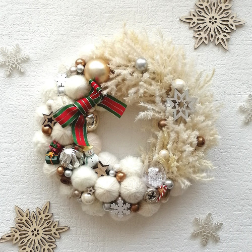 雪で遊ぼう♡毛糸玉のホワイトクリスマスリース リース Allium