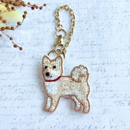 2way】ビーズ刺繍のうちの子ブローチ、バッグチャーム・茶柴 ブローチ