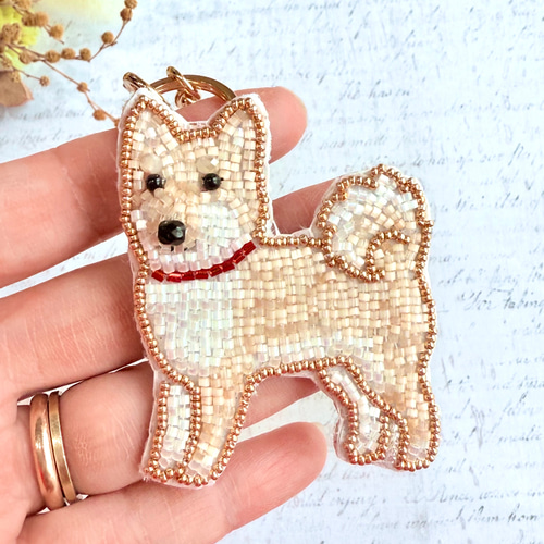 2way】ビーズ刺繍のうちの子ブローチ、バッグチャーム・茶柴 ブローチ