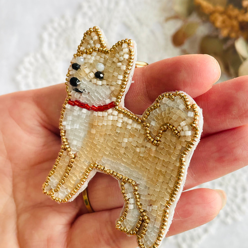 2way】ビーズ刺繍のうちの子ブローチ、バッグチャーム・茶柴