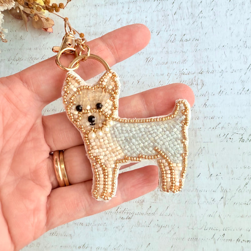 2way】ビーズ刺繍のうちの子ブローチ、バッグチャーム・ヨークシャー