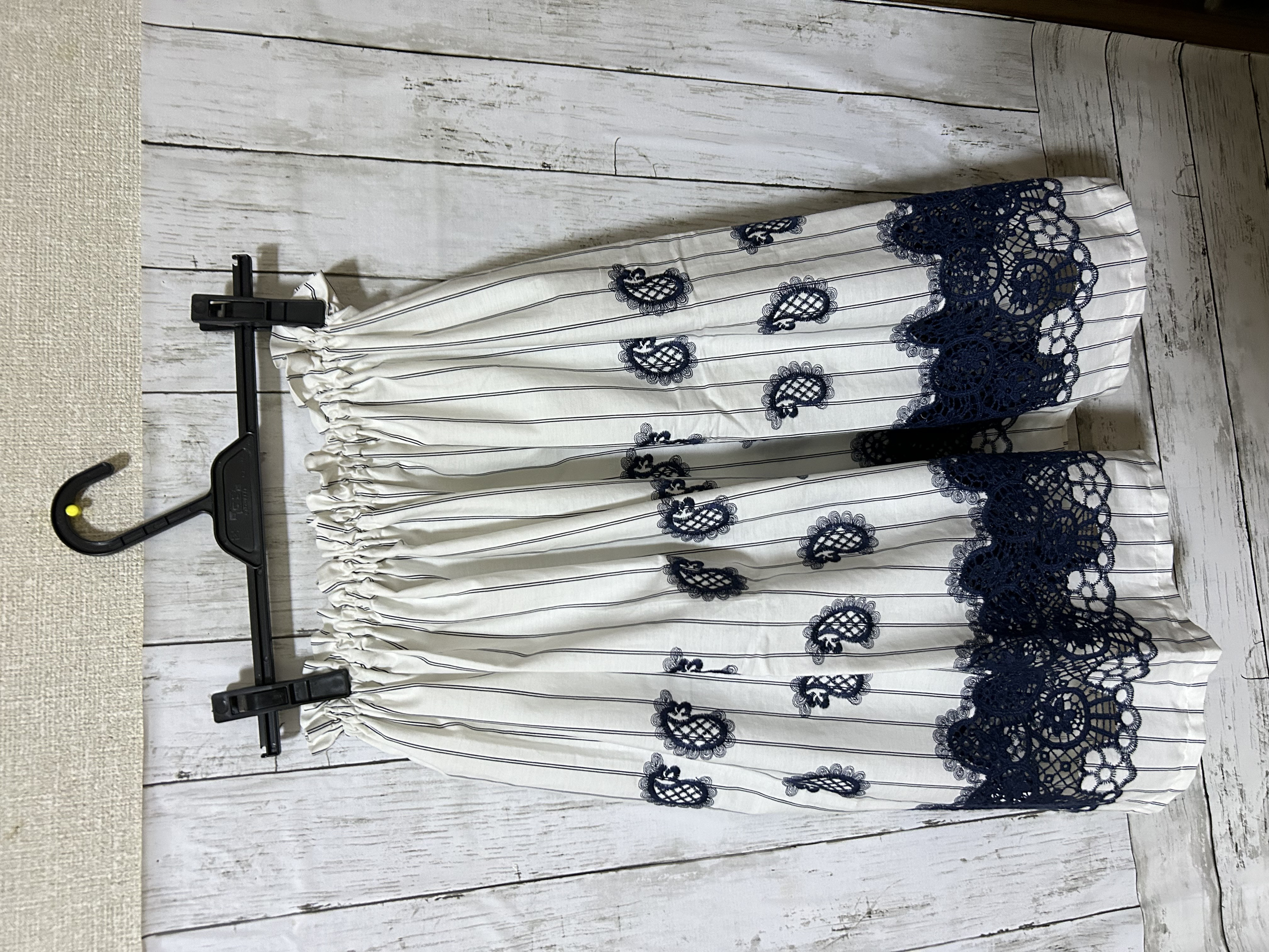 花刺繍ストライプギャザーたっぷりスカート