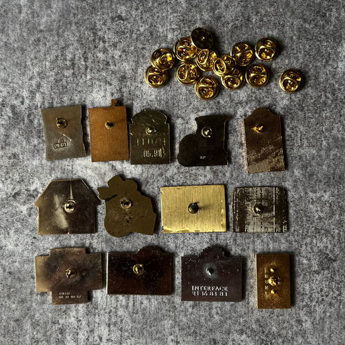 フランス　ヴィンテージピンバッジ24個セット R391 50個 フランス ピンバッジ フランス雑貨 ヴィンテージ