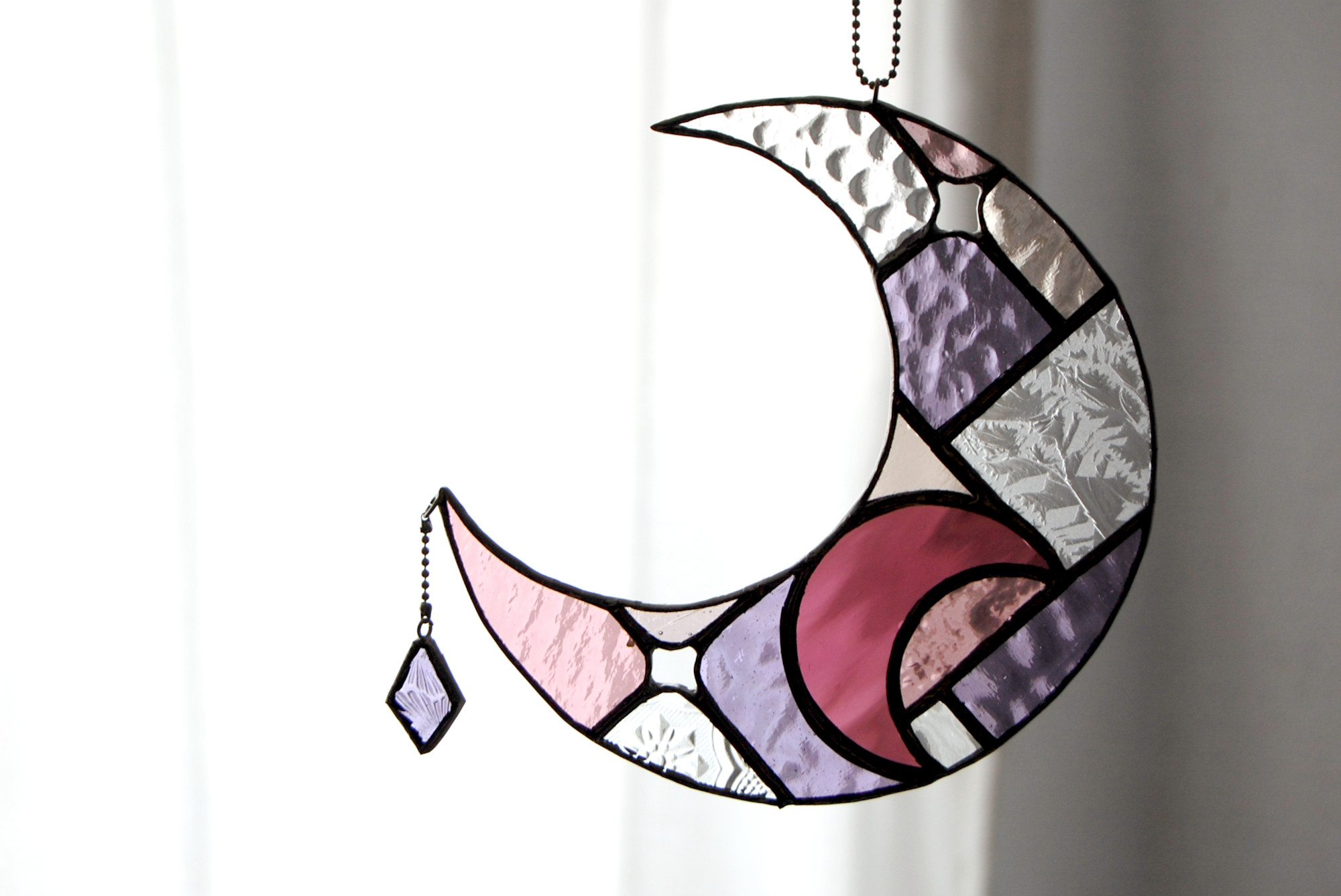 三日月のオーナメントPU1　ステンドグラス