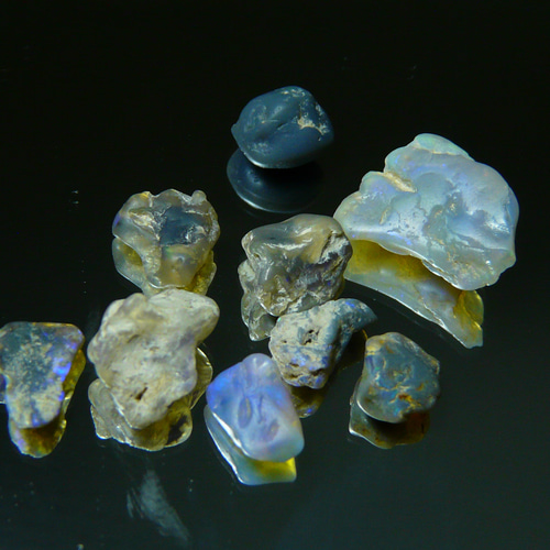 めだま！極ネオンライトニングリッジ産セミブラックオパール　24kgp めだま！極ネオンライトニングリッジ産セミブラックオパール