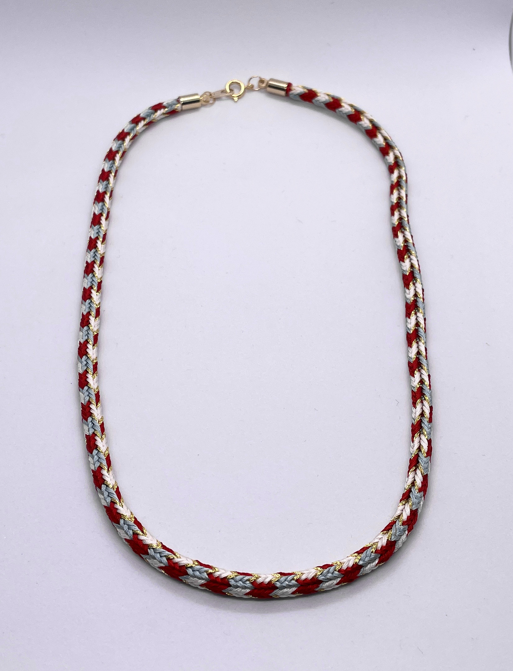組紐 赤+青磁白+金のネックレス　46cm 4,100円