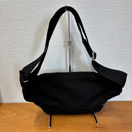 黒いキルティングボディバッグ キルティングボディバッグ ボディバッグ・ウエストポーチ Re.m 通販