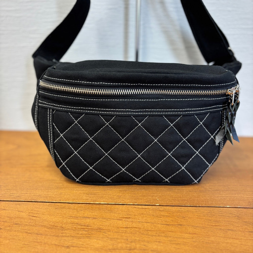 ブラック キルティング ボディバッグ ブラック キルティング ボディバッグ バイカーズ ボディバッグ