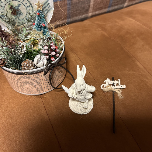 再販＾＾うさぎさんのメリークリスマス リメ缶アレンジ^_^ミニツリー
