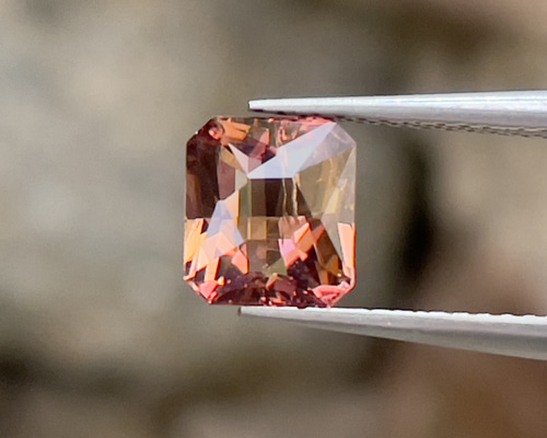 トルマリン　ピーチ鉱山　76g トルマリン ピーチ鉱山 76g