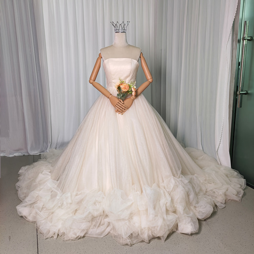 ウエディングドレス 二番目の画像 ラッフルトレーンのみ5号サイズ