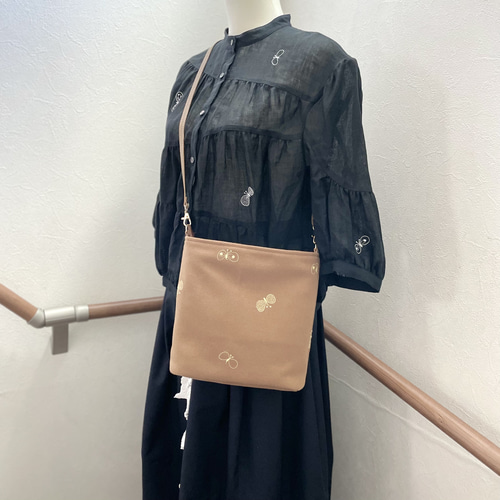 1点限定⚮̈ミナペルホネン choucho dop かくれんぼポシェット あおり 