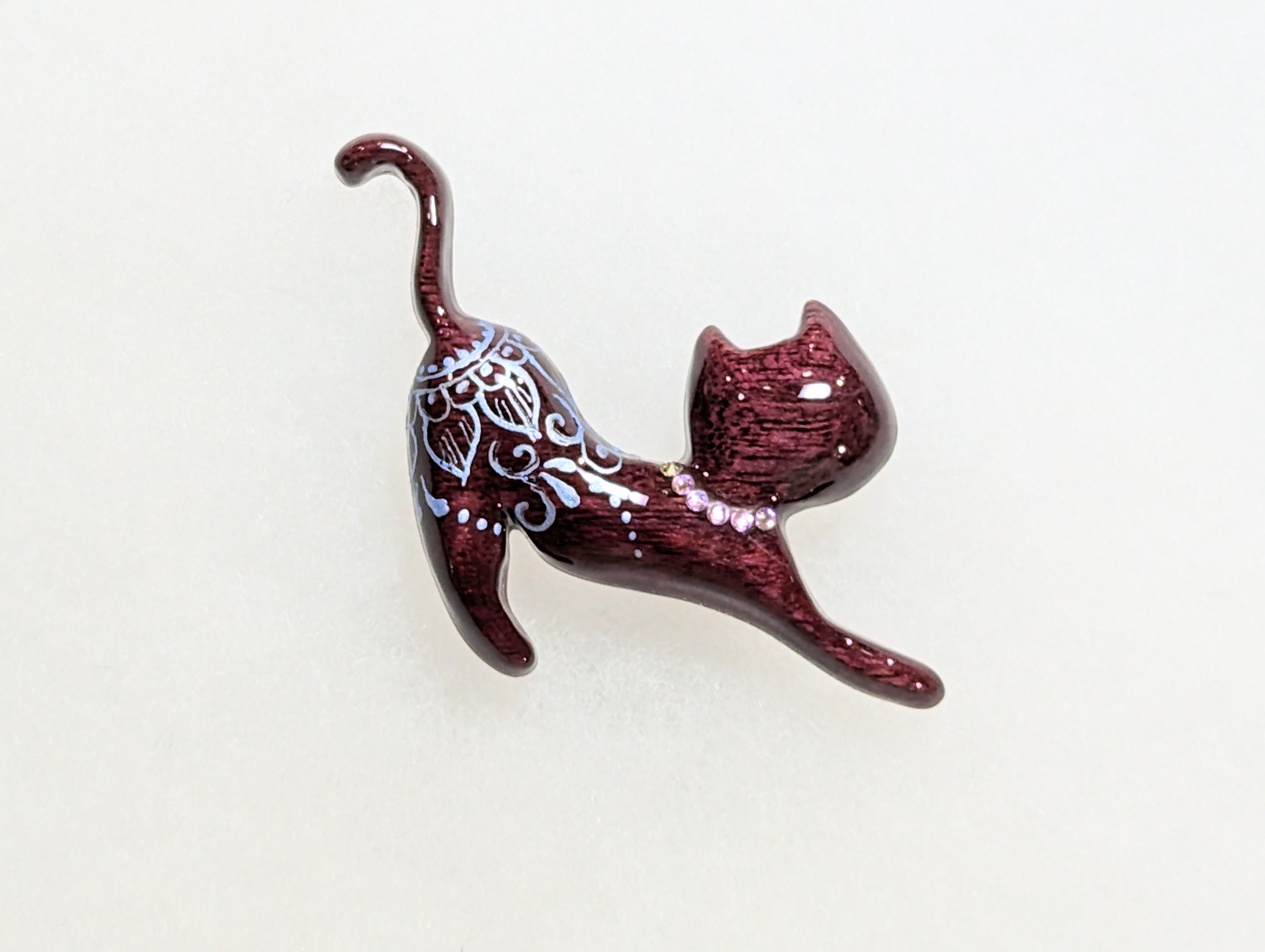 木製　ブローチ　（　猫　）