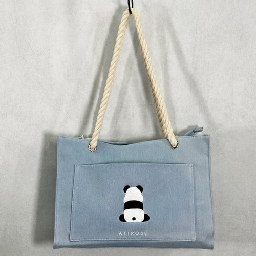 背中パンダの刺繍 ファスナー&内ポケット付き キャンバス 持ち手紐