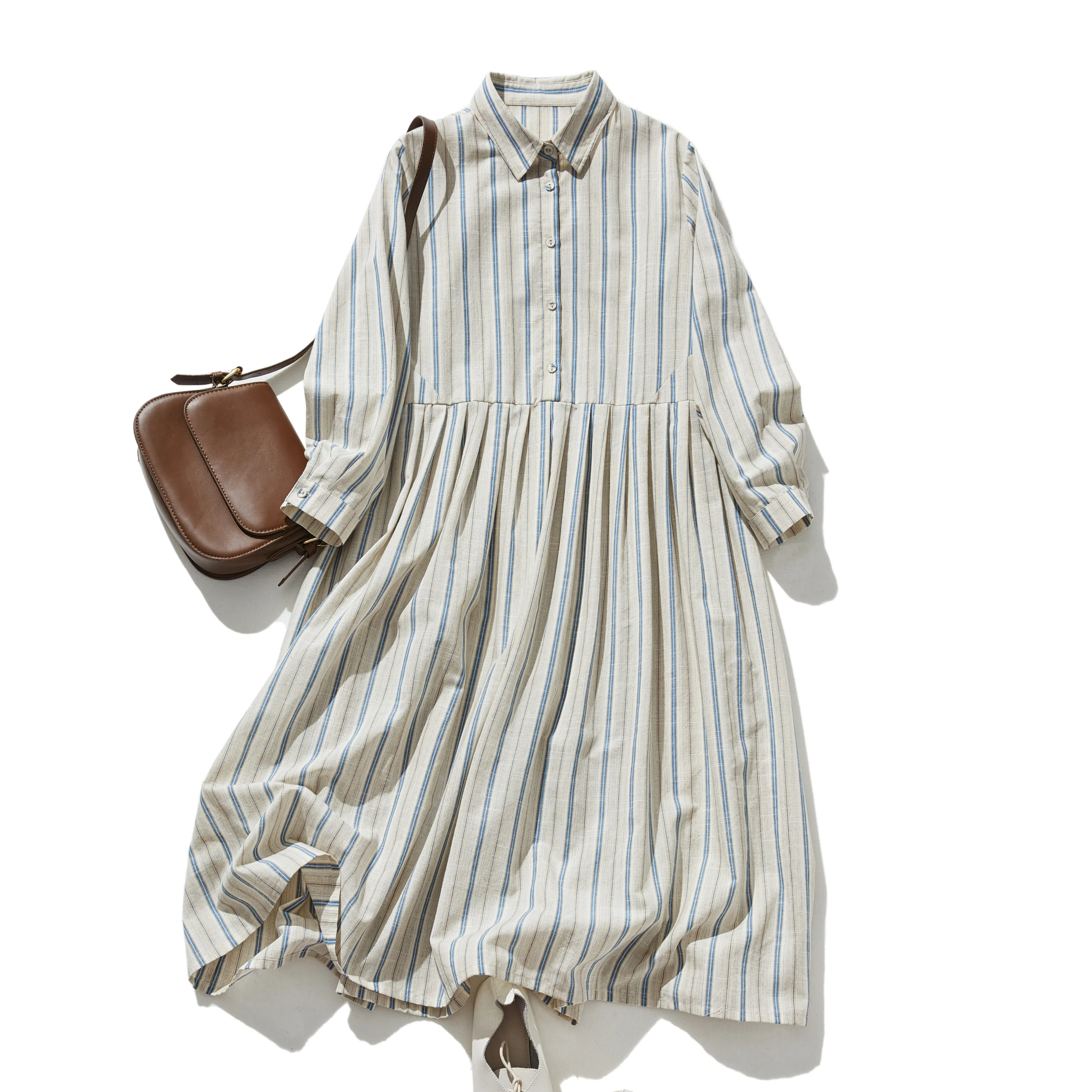 ナチュラル風合いのストライプワンピース　コットン100％  ベージュ＋青　 241008-2
