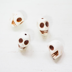 マグネサイト ホワイトスカル 11×9mm 1枚目の画像