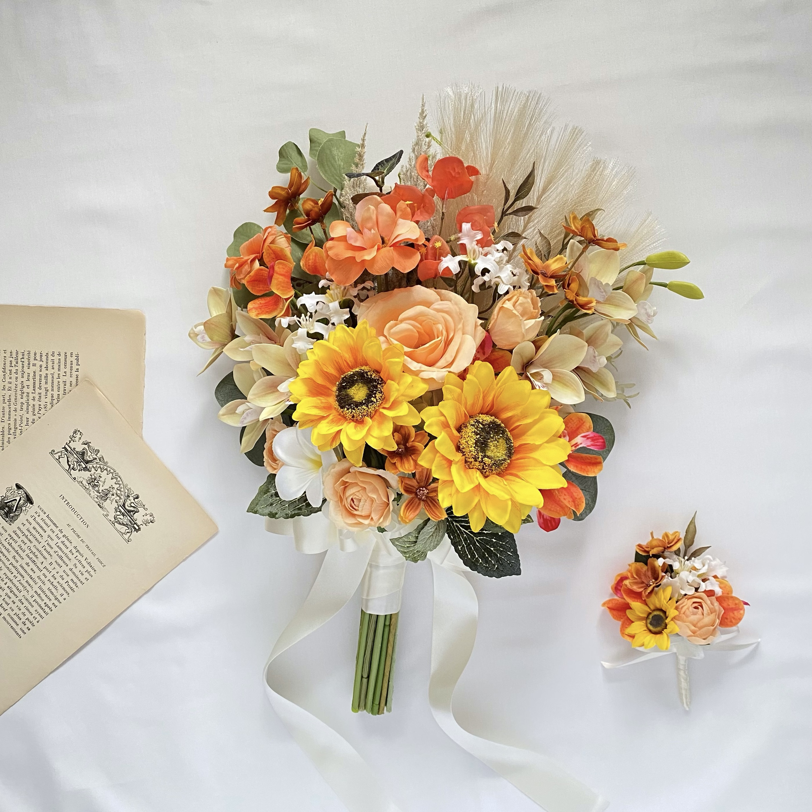 【オーダーメイド】ひまわりとオレンジローズの アンティーク クラッチブーケ（造花・ウェディング・結婚式・前撮り・フォト