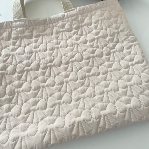 デカフリルポケット&リボン模様キルティング☆レッスンバッグ ベージュ