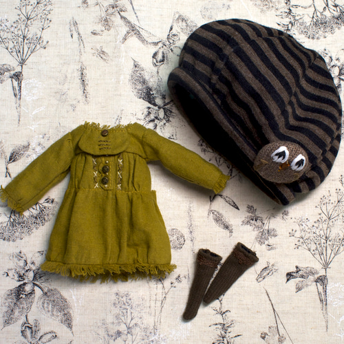 ❤️ブライスアウトフィット❤️ 3点帽子付き刺繍入りお洋服