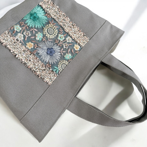 はっちゃん　インド刺繍ホワイト　トートバッグ　ハンドメイド cf9498359102b362395ea07ff1fb90