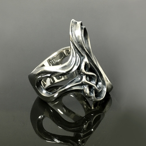 獅子座のシンボルマークをモチーフにしたシルバーレオリング 指輪