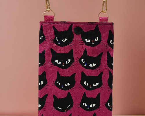 ハンドメイド　黒猫と薔薇　サコッシュ　ポシェット⑤ ハンドメイド 黒猫と薔薇 サコッシュ ポシェット⑤ ハンドメイド 黒猫