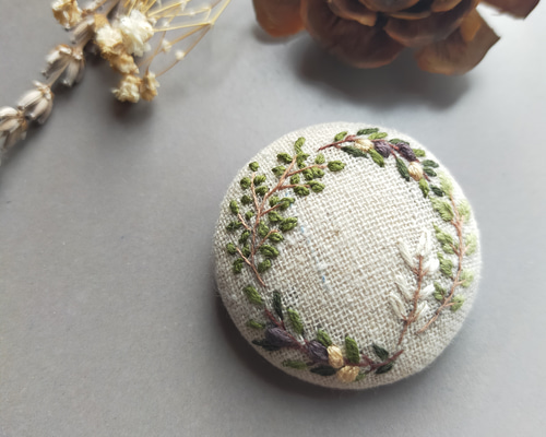 〚yumi様オーダー〛刺繍ブローチ3点 9381793df4714e673fa857af0e40c3